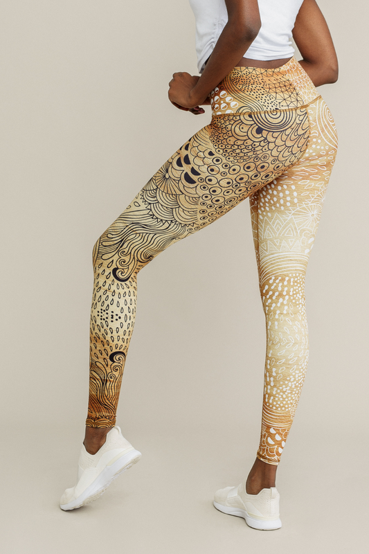 Jennifer Lopez Rocks Yellow Snakeskin Print Leggings for Morning